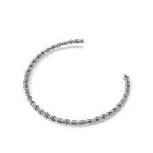 Pulseira em aço rígida