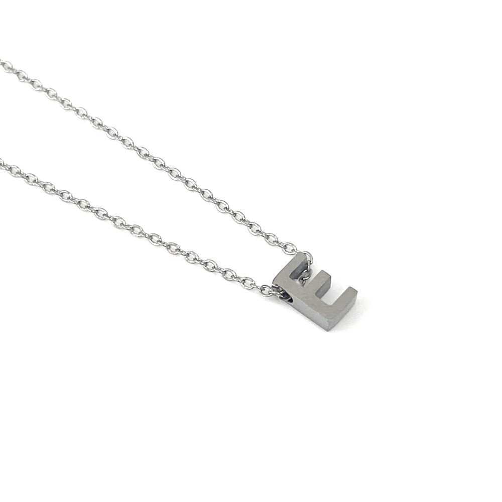 Colar Prateado Letra E - Outlet - Ortiz Jóias - Sweet Apple ® Relojoaria | Joalharia | Ourivesaria