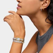 Relógio analógico com pulseira de aço, detalhe em aço dourado e mostrador em madrepérola TOUS ICON TIME EMBRACED - Tous - Tous